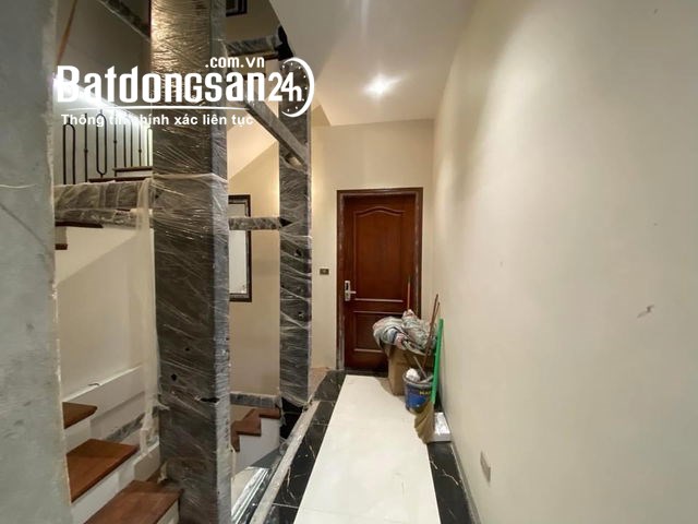 Bán nhà đường 800A 50m x 6 tầng thang máy, Cầu Giấy, Hà Nội.