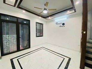 Bán nhà sát phố Hoa Đông, Phường Cự Khối, Quận Long Biên