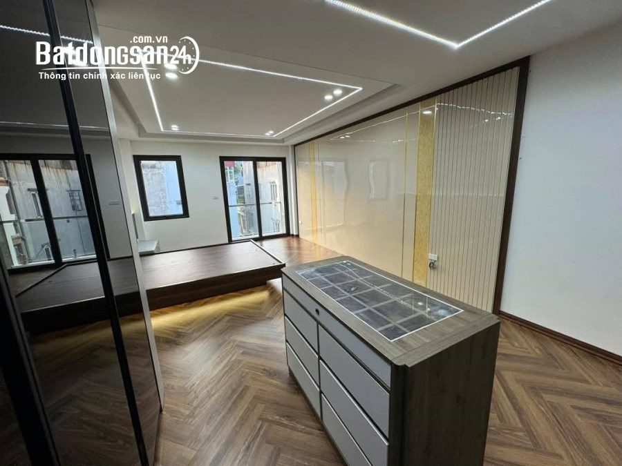 Bán nhà Phố Ngõ Trạm, Phường Long Biên, Quận Long Biên