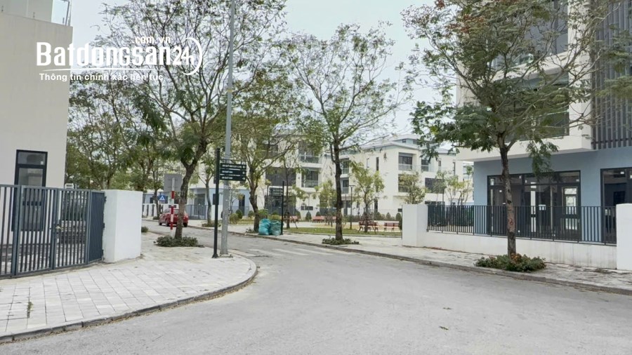 Bán biệt 4 tầng diện tích 198m2 trên trục đường Lê Quang Đạo kéo dài gần Vin Mễ Trì 