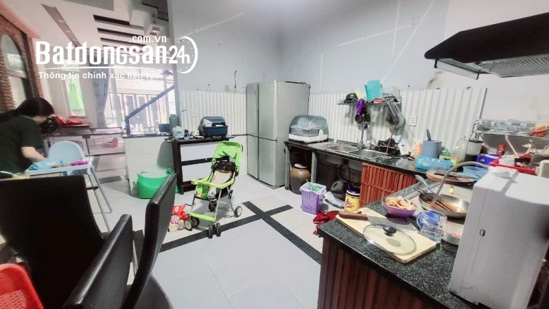 Bán nhà mặt Đường số 7, Linh Tây, Thủ Đức, 100m2, 8.15 tỷ, 3 tầng