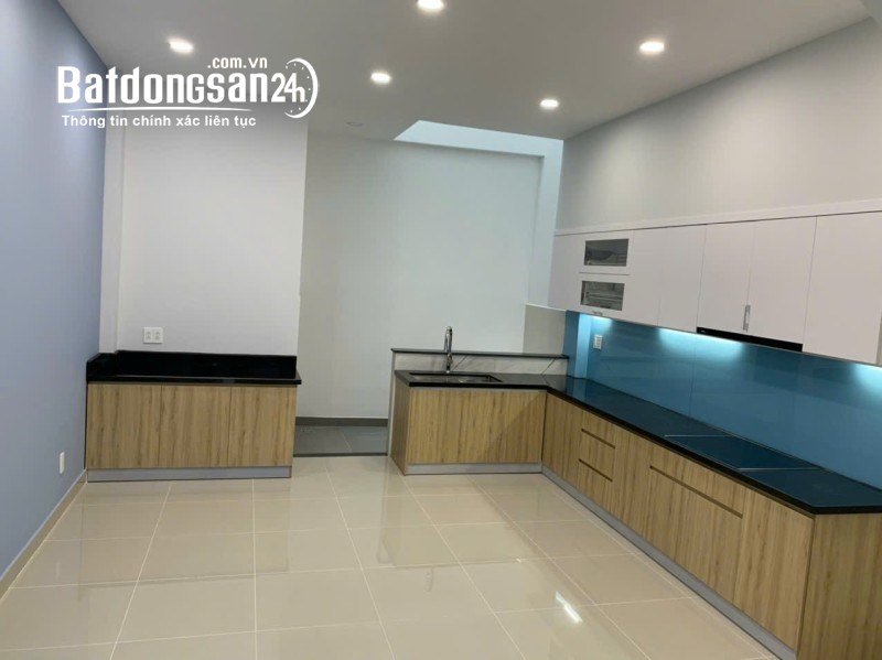 Bán nhà 84m² 4 tầng, 5PN, 4WC, Linh Trung, Thủ Đức - 8.2 tỷ