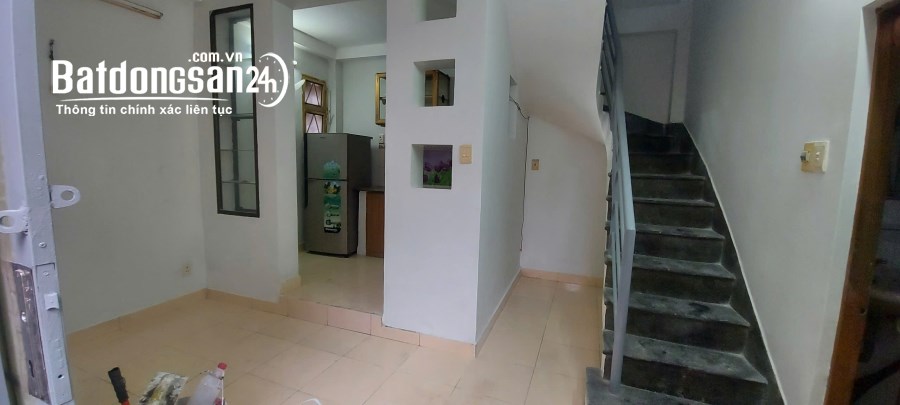 Cho thuê nhà 4 tầng 3PN đường Trần Quang Diệu, Quận 3 giá 10tr/tháng
