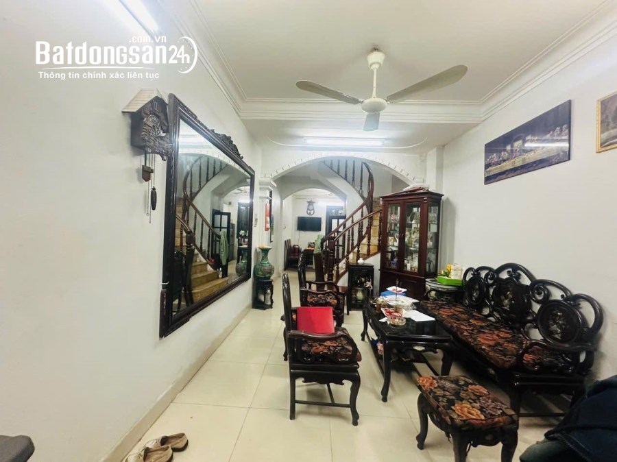 "Bán nhà phố Lê Thanh Nghị, Hai Bà Trưng 43m, 4 tầng. Giá: 11.3 tỷ