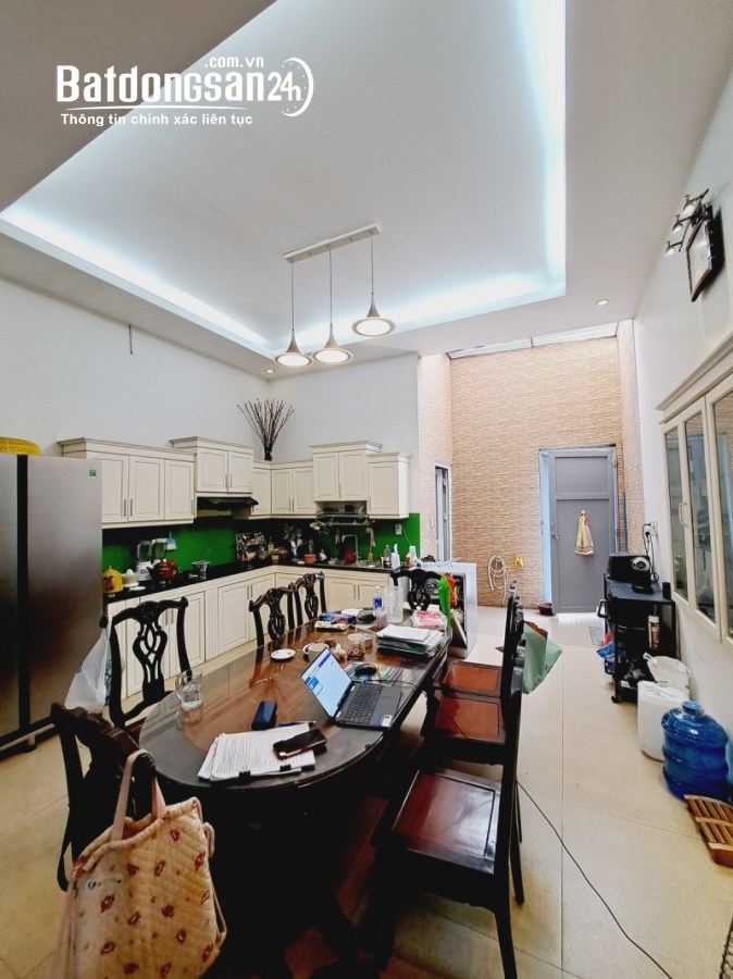 Bán nhà 100m2, 3 tầng, 3PN, 4WC, Tăng Nhơn Phú A, TP Thủ Đức (Quận 9), 7.5 tỷ, sổ hồng