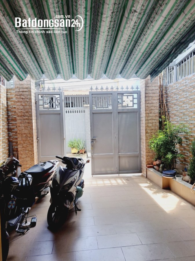 Bán nhà 100m2, 3 tầng, 3PN, 4WC, Tăng Nhơn Phú A, TP Thủ Đức (Quận 9), 7.5 tỷ, sổ hồng