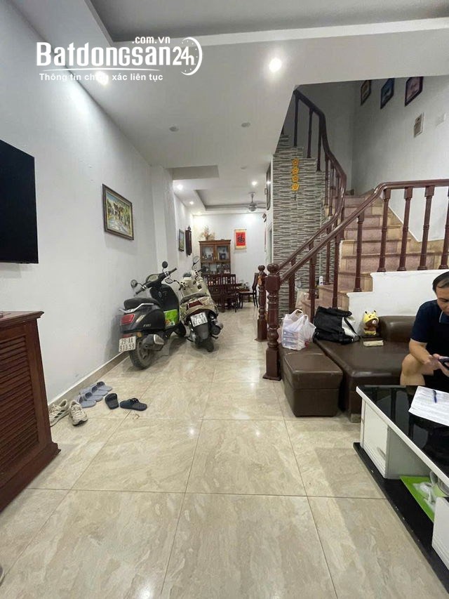 Bán nhà Đường Hoàng Quốc Việt, Quận Cầu Giấy, DT 41m2, MT 4.5, 15,6 Tỷ