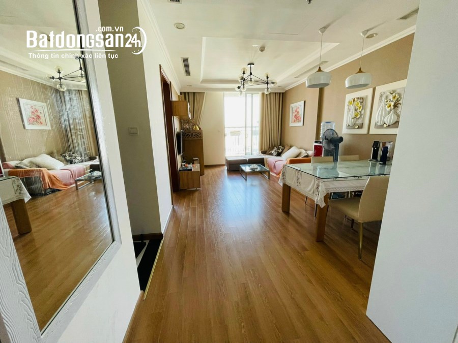 Bán căn hộ Vinhomes Nguyễn Chí Thanh, Quận Đống Đa, 2N giá chỉ 8.88T