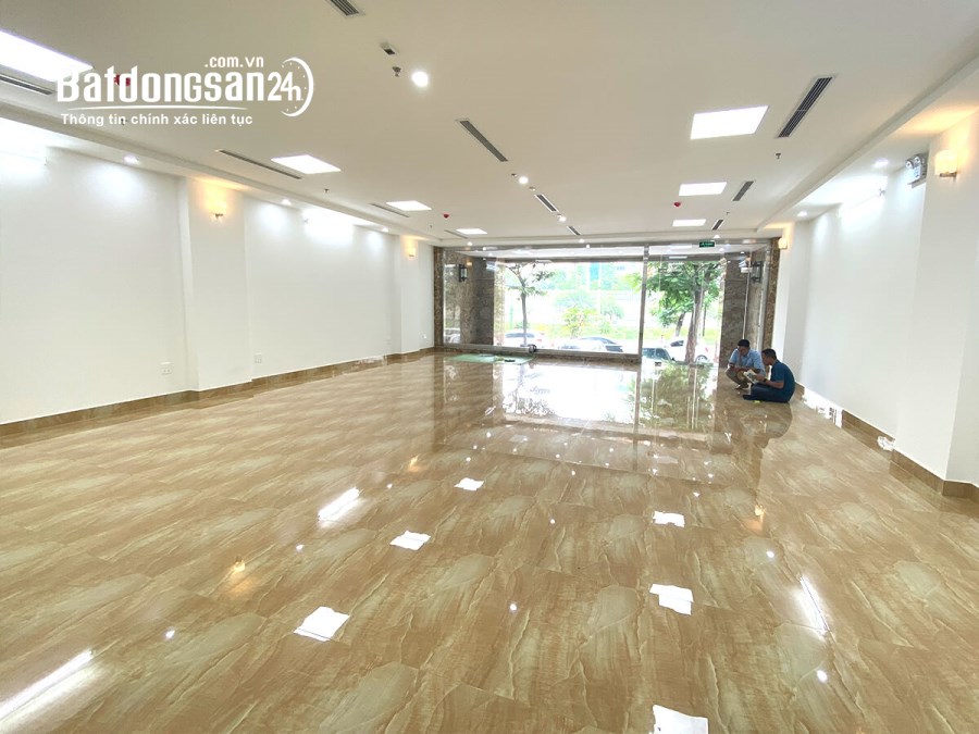 Cho thuê văn phòng Đường Nguyễn Khang, Trung Hòa, Cầu Giấy, 160m2.MT 9m. Giá 300tr/th
