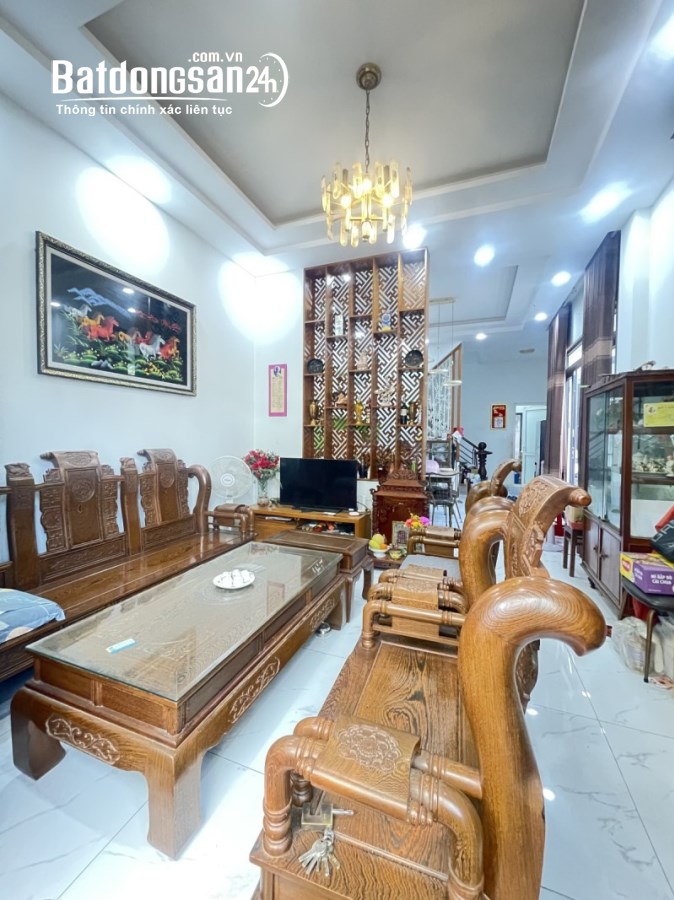 Bán nhà mặt phố Trường Thọ, Thủ Đức, 100m², 10.9 tỷ, 3 tầng