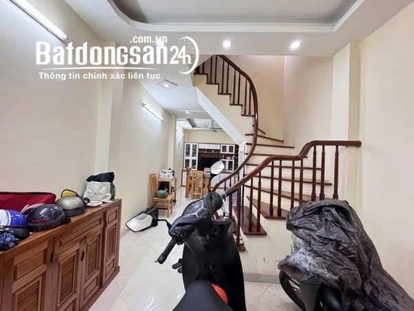 Bán nhà Phố Pháo Đài Láng, Phường Láng Thượng, Quận Đống Đa giá  10.6 tỷ