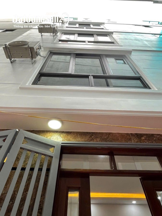 "Cho thuê nhà 5 tầng Phố Vũ Tông Phan - Thanh Xuân. Giá: 16tr/ tháng