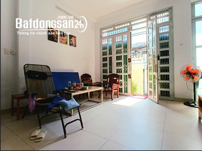 Bán nhà Đường Đoàn Văn Bơ, Phường 14, Quận 4