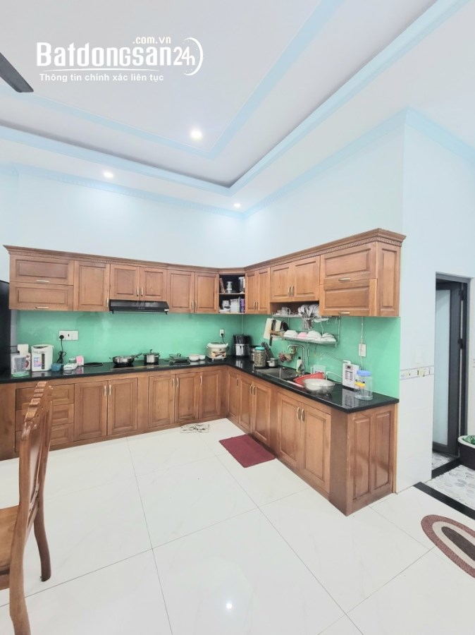 Bán nhà mặt phố Đỗ Xuân Hợp, P. Phước Long B, Quận 9, 70m², 8.4 tỷ