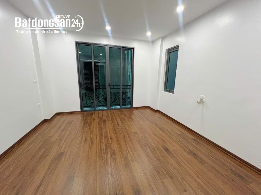 "Bán nhà phố Minh Khai, Hoàng Mai 40m, 5 tầng. Giá: 8.6 tỷ