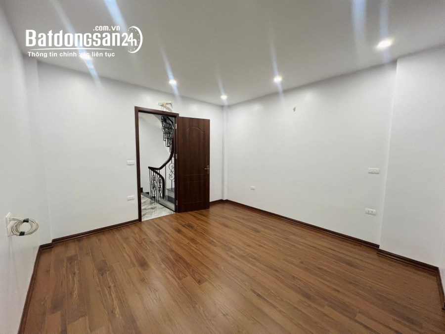 "Bán nhà phố Minh Khai, Hoàng Mai 40m, 5 tầng. Giá: 8.6 tỷ