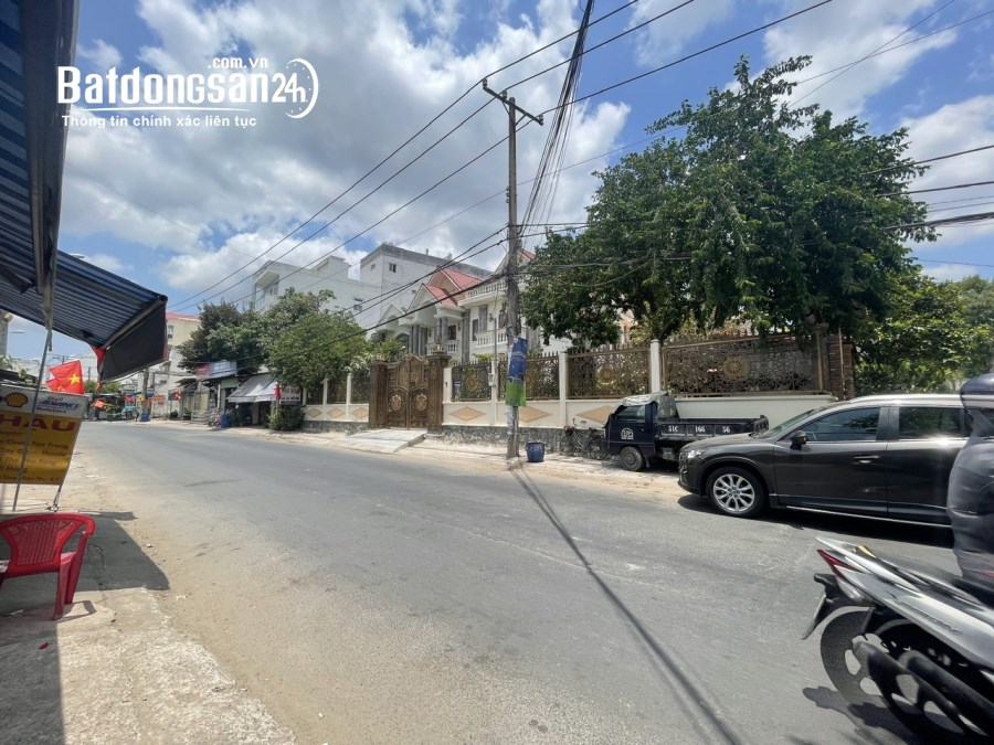 Cần bán gấp đất mặt tiền đường Làng Tăng Phú, Tăng Nhơn Phú A, quận 9 - TP. Thủ đức. 