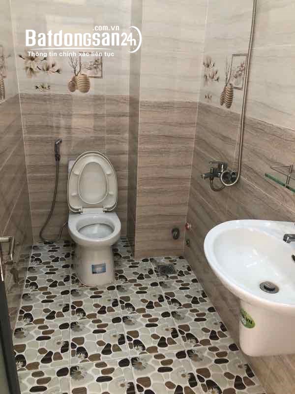 Nhà bán hẽm xe hơi Lê Đình Cẩn 65m2 2 lầu. Giá bán 5ty TL