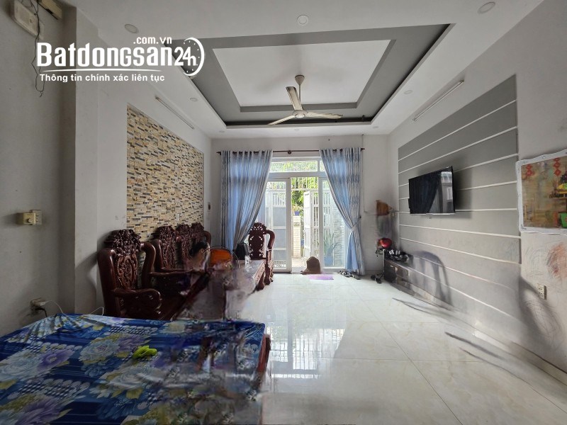 Bán nhà 80m2, 3 tầng, 4PN, 3WC, Gò Dưa, Thủ Đức, 7.4 tỷ