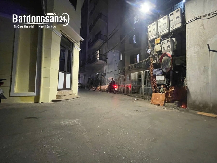 Bán nhà Đường Hoàng Quốc Việt, Phường Nghĩa Đô, Quận Cầu Giấy