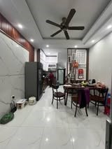 "Bán nhà phố Đại La, Hai Bà Trưng 30m, 5 tầng. Giá: 6.2 tỷ