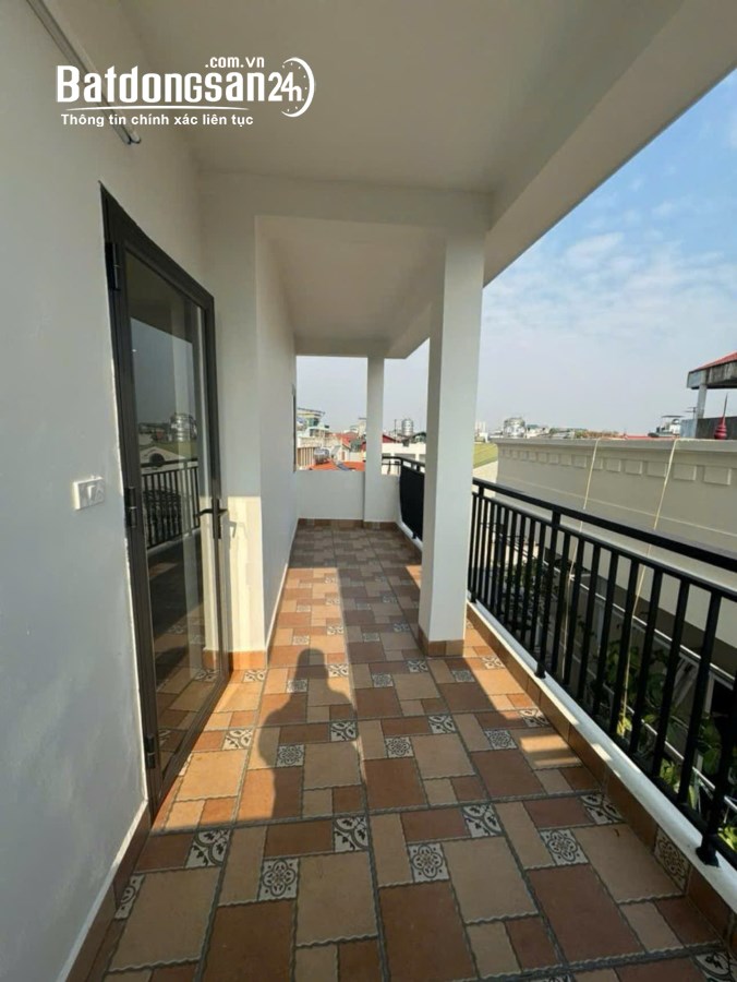Cực Hiếm! Bát Khối, Thạch Bàn, Long Biên 42m2, 5 Tầng, MT 6.4m, Ôtô Đỗ Cổng