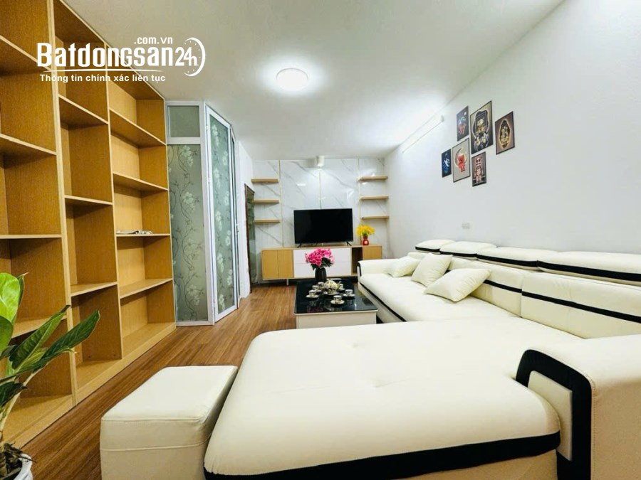 NHÀ ĐẸP NỘI THẤT XỊN GẦN PHỐ YÊN XÁ TÂN TRIỀU 5 TẦNG 3 NGỦ GIÁ HƠN 5 TỶ 
