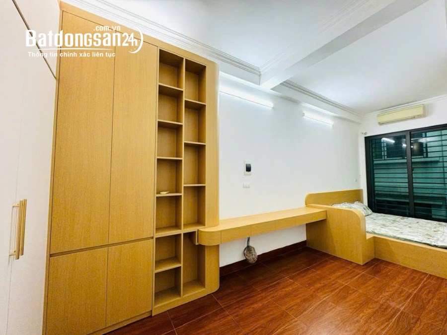 NHÀ ĐẸP NỘI THẤT XỊN GẦN PHỐ YÊN XÁ TÂN TRIỀU 5 TẦNG 3 NGỦ GIÁ HƠN 5 TỶ 