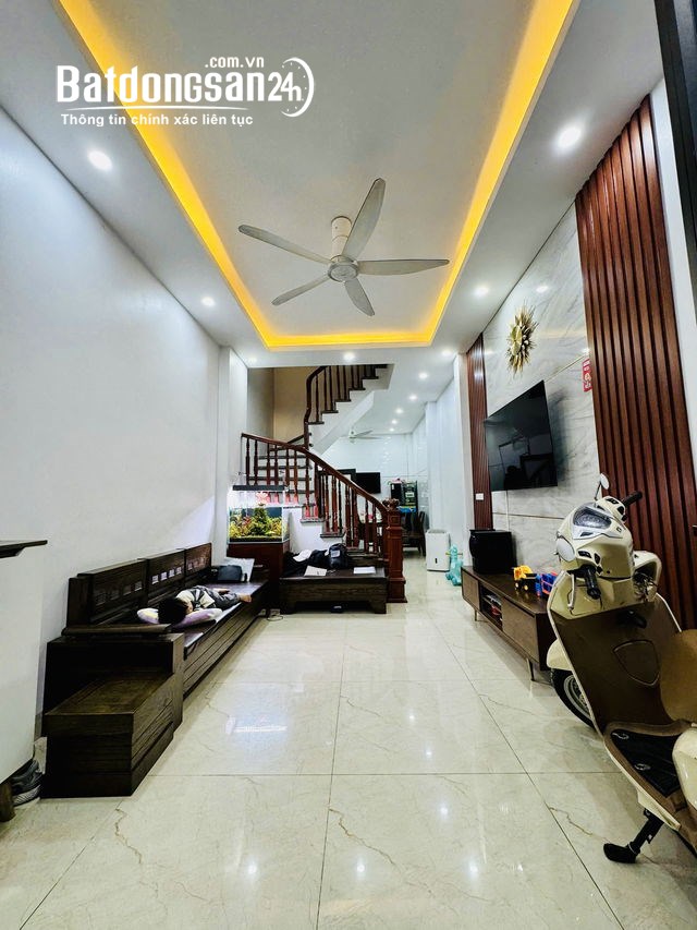 Bán nhà mặt tiền Đường Cầu Giấy, Phường Dịch Vọng, Quận Cầu Giấy