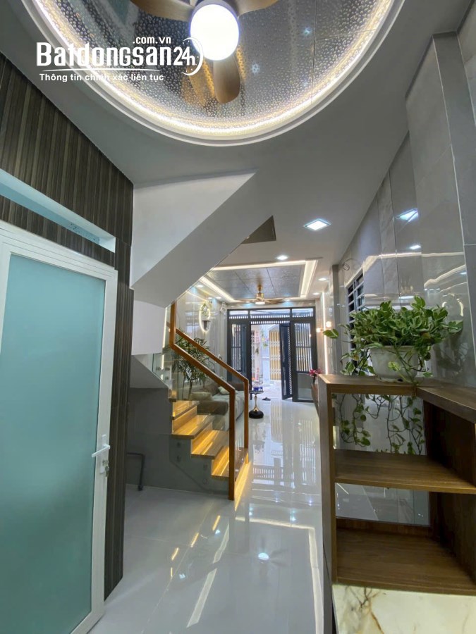 Bán nhà Đường Lê Đại Hành, Phường 7, Quận 11
