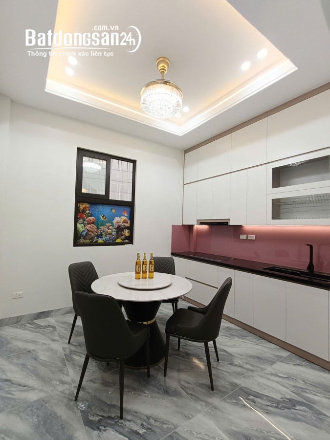 Bán Nhà Riêng, Phố Chùa Láng - DT 45m2 x MT 3.6m x 5 Tầng, Nở Hậu,