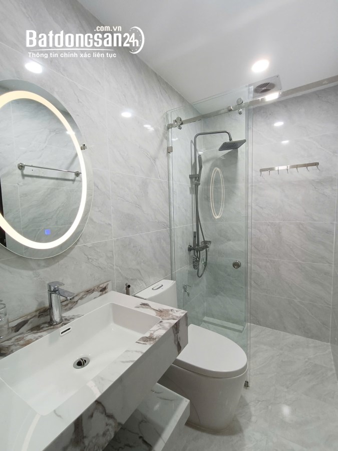 Bán Nhà Riêng, Phố Chùa Láng - DT 45m2 x MT 3.6m x 5 Tầng, Nở Hậu,