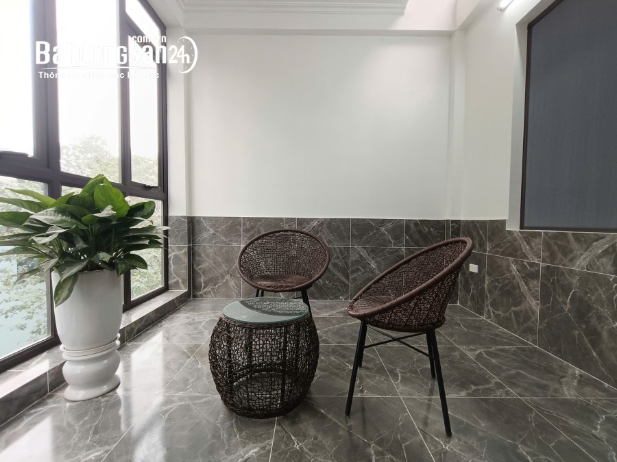 Bán Nhà Riêng, Phố Chùa Láng - DT 45m2 x MT 3.6m x 5 Tầng, Nở Hậu,