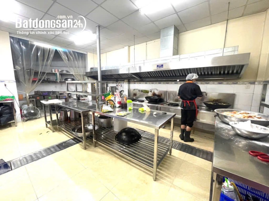 Bán nhà mặt tiền Đường Phạm Văn Bạch, Phường 15, Quận Tân Bình