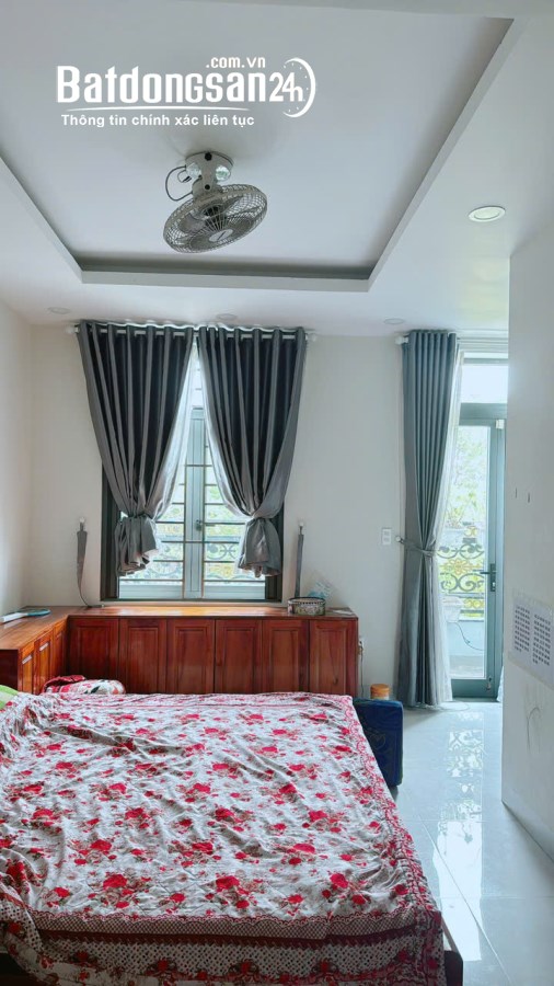 Cắt lỗ chứng khoán Cần BÁN gấp nhà nguyên căn 3 Tầng sổ Hồng Full cạnh ĐH Kinh Tế HCM