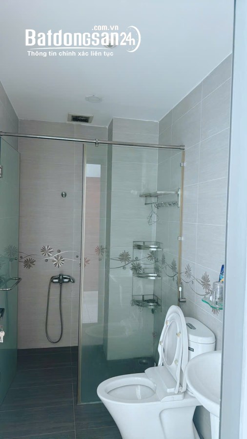 Cắt lỗ chứng khoán Cần BÁN gấp nhà nguyên căn 3 Tầng sổ Hồng Full cạnh ĐH Kinh Tế HCM