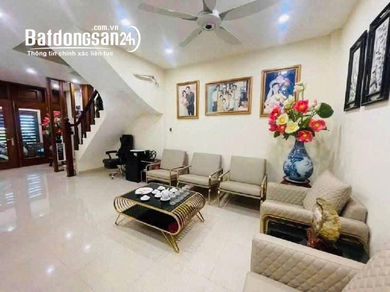 Bán nhà Ngọc Hà , Ba Đình , HN . DT 60M2 , 6Tầng , MT 4.5m .  GIÁ 16 tỷ