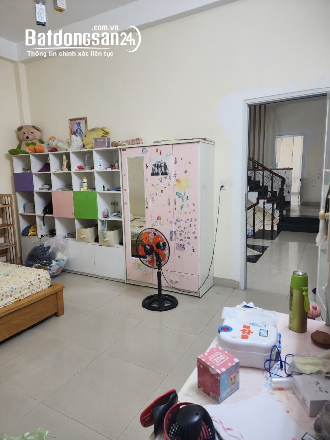 Bán nhà 3 tầng đường Hoàng Thúc Trâm,gần tiểu la, hải châu. giá 7.9 tỷ.