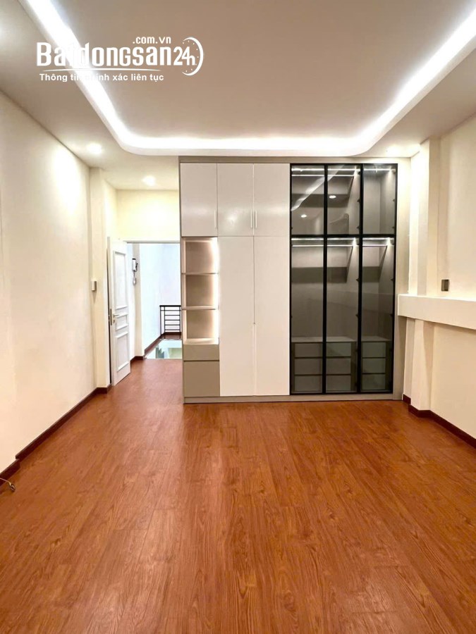Bán nhà mặt tiền Đường Phan Xích Long, Phường 16, Quận 11