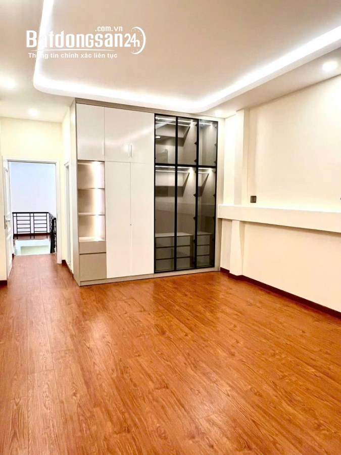 Bán nhà mặt tiền Đường Phan Xích Long, Phường 16, Quận 11