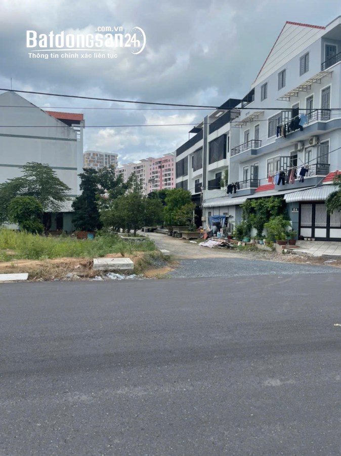 Bình Chánh bán gấp lô đất nhà phố 6x18 nên A2 ngay sát Tạ Quang Bửu KDC 13A 