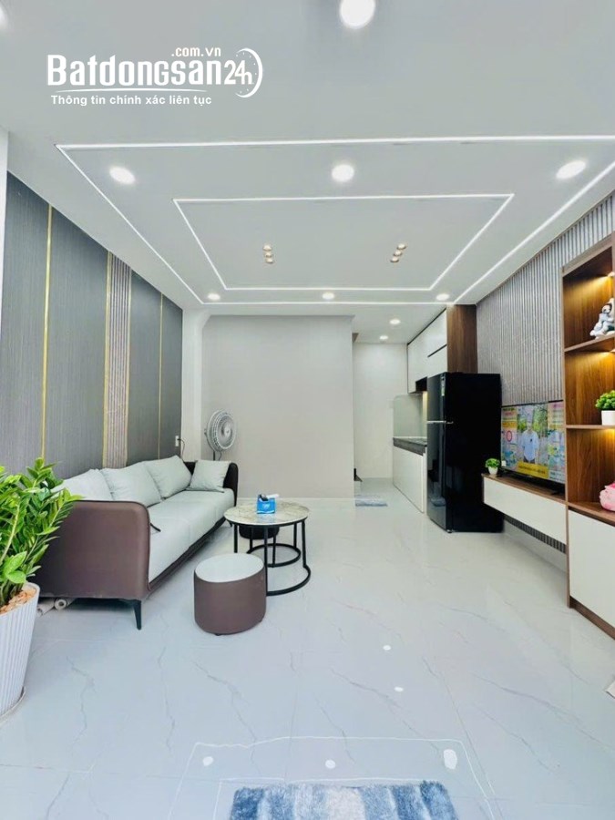 NHÀ ĐẸP 5 TẦNG – tặng full nội thất – đường Bạch Đằng - GẦN HÀNG XANH -  nhỉnh 4 tỷ