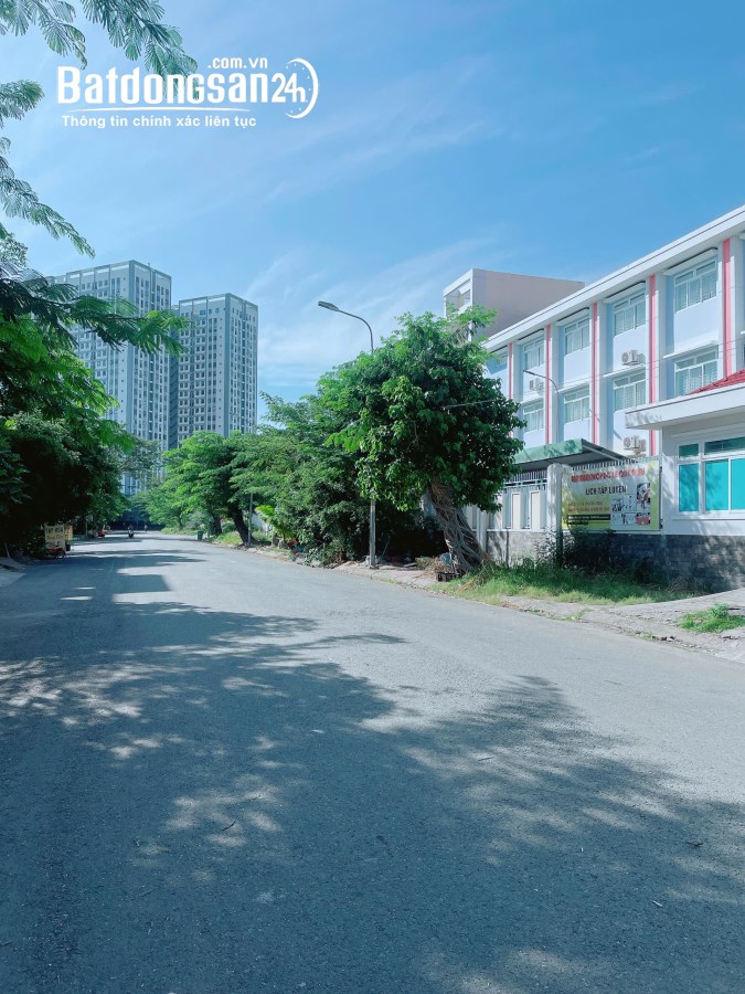 Cần vốn KD Tôi cần bán gấp căn Biệt Thự 242m2 sổ hồng ở KDC 13E Intresco view ven hồ