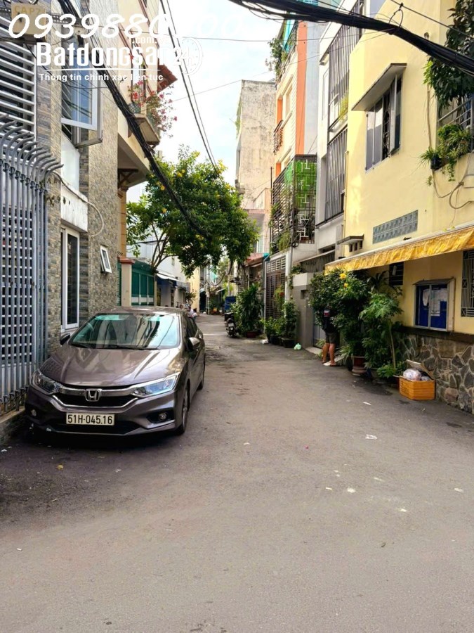 Oto ngủ trước cửa, hẻm 1 trục thông Hoàng Hoa Thám -> Nơ Trang Long, Bình Thạnh