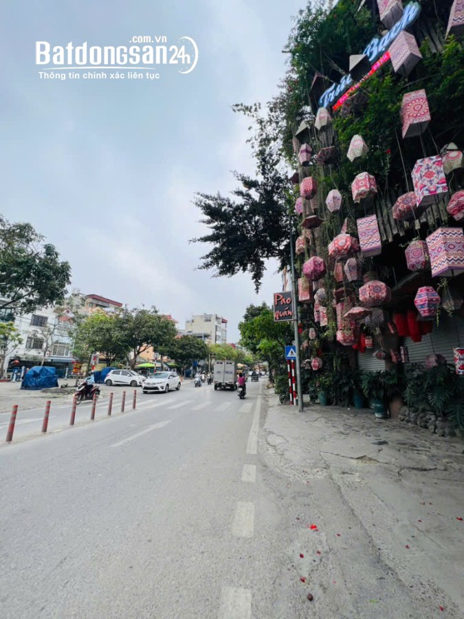 NHÀ ĐẸP FULL NỘI THẤT- NGAY CẤP 1,2 LÊ LỢI TT HÀ TRÌ - BÀ TRIỆU HÀ ĐÔNG 5 TẦNG 3 NGỦ