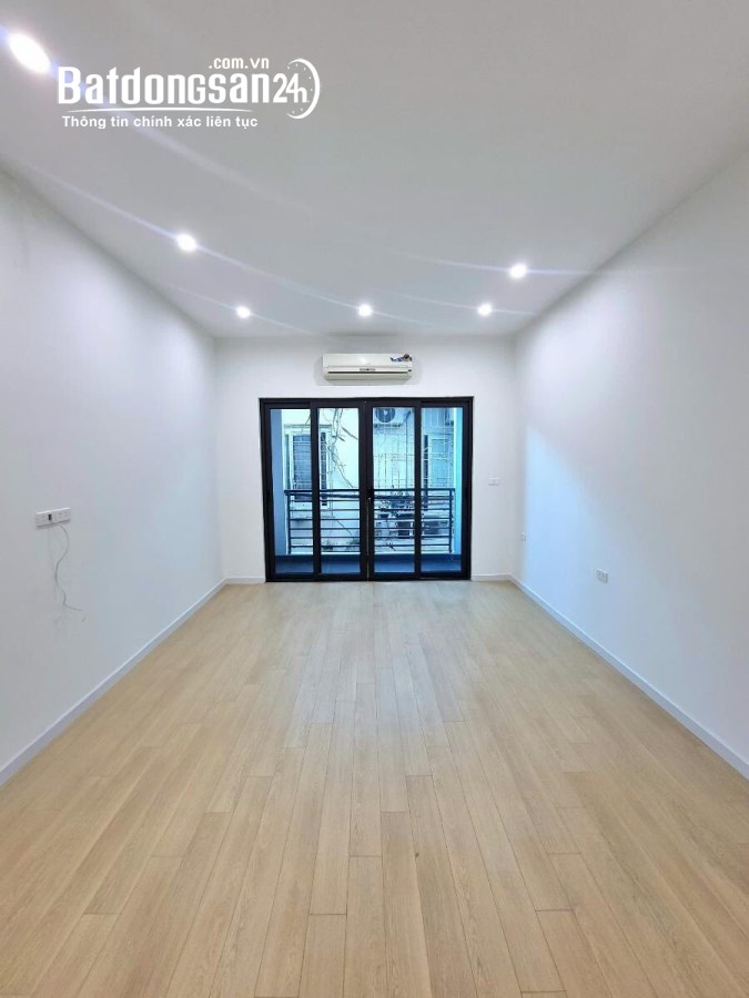 "Bán nhà Ngõ Quỳnh - Thanh Nhàn, Hai Bà Trưng 50m, 4 tầng. Giá: 9.5 tỷ