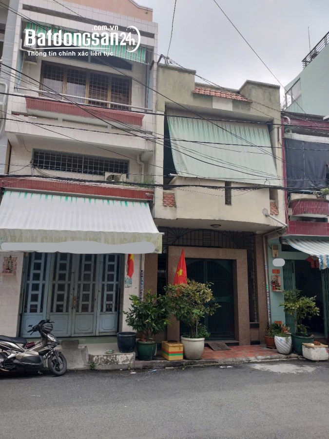 Bán nhà Đường Xóm Đất, Phường 10, Quận 11