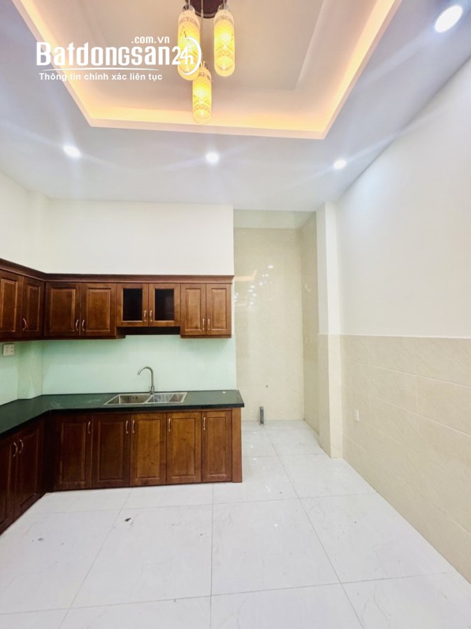 Bán nhà mặt phố Quốc Lộ 13, Thủ Đức, 60m², 4 tầng, 6.75  tỷ, sổ hồng