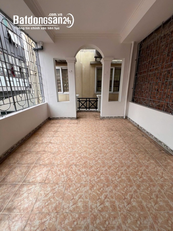 "Bán nhà phố Giáp Bát, Hoàng Mai 40m, 4 tầng. Giá: 8.9 tỷ