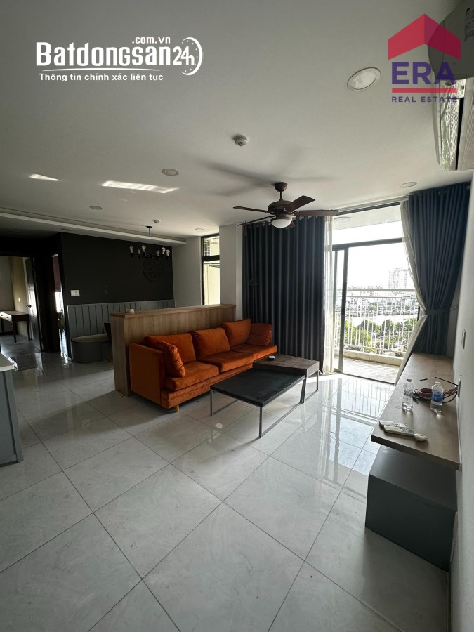 Bán căn hộ Riva Park, Đường Nguyễn Tất Thành, Quận 4, 111m2 shvv, mới 99%,1,5 tỷ 